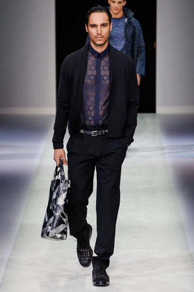 Look 19